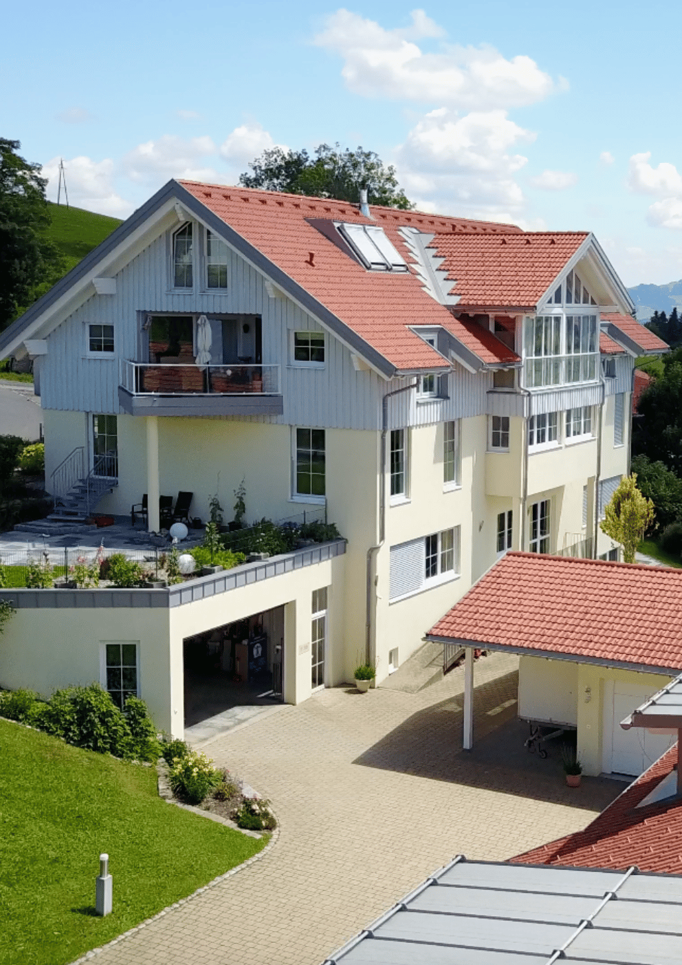 GEOVITAL has two large buildings where healthier living is researched, taught and achieved. This is the building where our health mattresses are made.